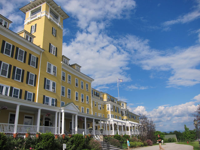 THE MOUNTAIN VIEW GRAND