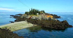 At the northern tip of the island, this becomes an island as the tide comes in