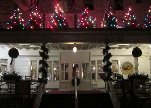 Entrance to The Red Lion Inn - 19 January 2015