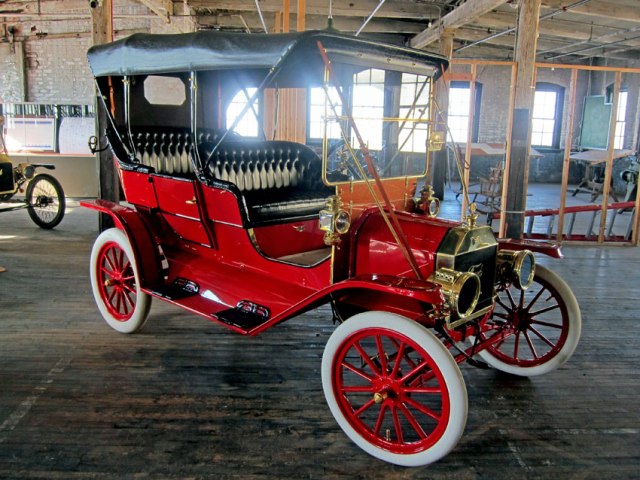 The museum's prize - a 1909 Model T Ford Touring Car - Just like my Dad's 1910