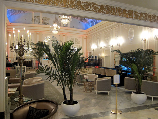 As you enter the Ritz Carlton, Montreal. A great lounge area.