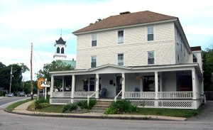 The Cornish Inn and Lincoln Pub - Cornish, Maine