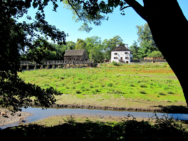 Philipsburg Manor from the parking lot. I have seen the large green area under water, as it should be. This is a dry year.